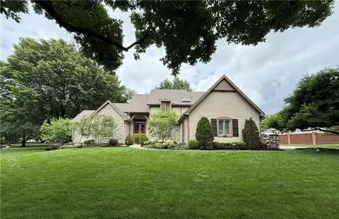 3604 W 129th St, Leawood, KS 66209