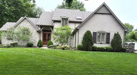 3604 W 129th St, Leawood, KS 66209