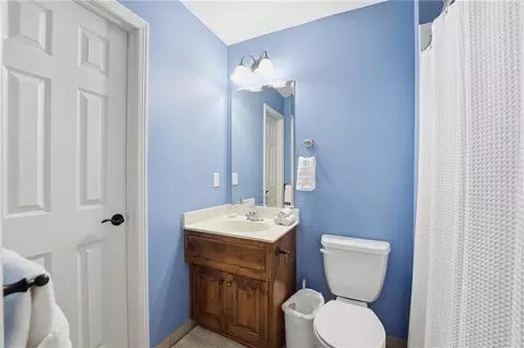 Bath - 2910 NE Viewpark Pl, Lees Summit, MO 64086 photo 7 of 8