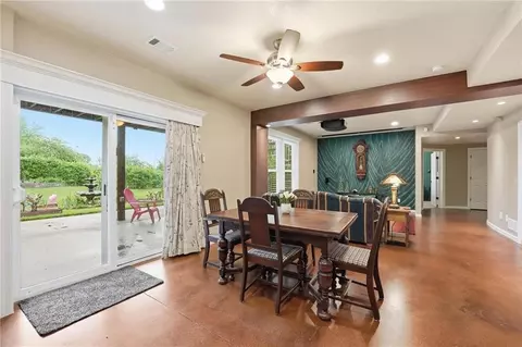 Dining - 2910 NE Viewpark Pl, Lees Summit, MO 64086 photo 4 of 4