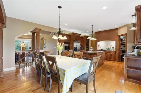 Dining - 2910 NE Viewpark Pl, Lees Summit, MO 64086 photo 2 of 4