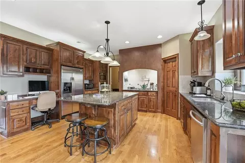 Kitchen - 2910 NE Viewpark Pl, Lees Summit, MO 64086 photo 1 of 6