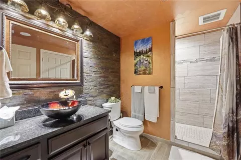 Bath - 2910 NE Viewpark Pl, Lees Summit, MO 64086 photo 8 of 8