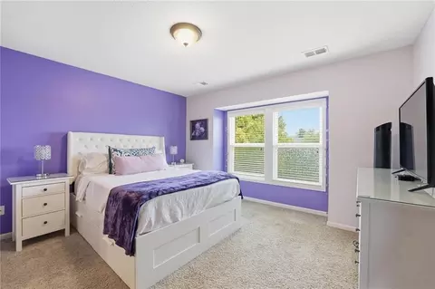 Bedroom - 2910 NE Viewpark Pl, Lees Summit, MO 64086 photo 4 of 8