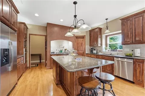 Kitchen - 2910 NE Viewpark Pl, Lees Summit, MO 64086 photo 2 of 6