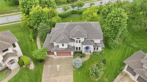 View/Area - 2910 NE Viewpark Pl, Lees Summit, MO 64086 photo 2 of 5