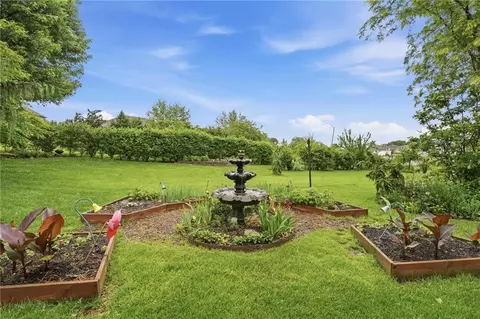 Exterior - 2910 NE Viewpark Pl, Lees Summit, MO 64086 photo 10 of 25