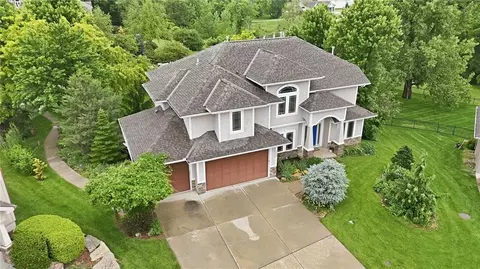 View/Area - 2910 NE Viewpark Pl, Lees Summit, MO 64086 photo 1 of 5