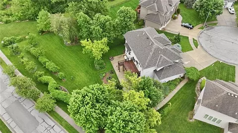 View/Area - 2910 NE Viewpark Pl, Lees Summit, MO 64086 photo 3 of 5
