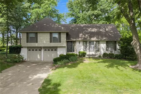 1705 N 1st St, Blue Springs, MO 64014
