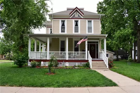 703 S Cedar St, Ottawa, KS 66067