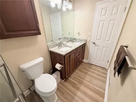 Bath - 15404 E 35th St, Independence, MO 64055 photo 2 of 3