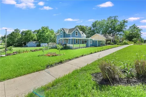 1001 Laurel St, Pleasanton, KS 66075