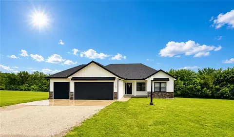120 SE 471st Rd, Warrensburg, MO 64093