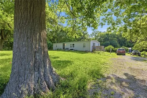 22207 S Excelsior Rd, Harrisonville, MO 64701