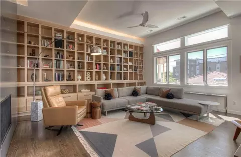 5038 Walnut St, Kansas City, MO 64112