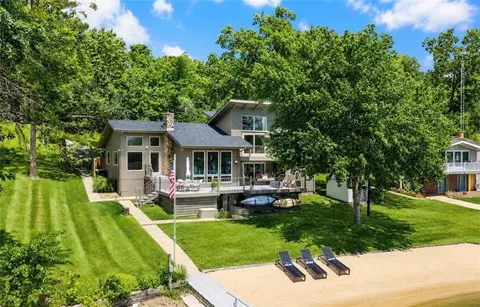 1060 Fowlers Pt, Camdenton, MO 65020