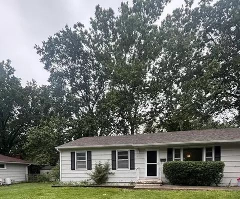 604 SE Browning Ave, Lees Summit, MO 64063