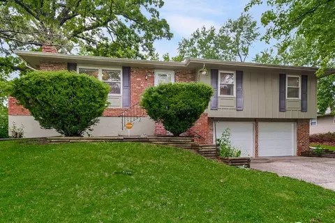 4008 S Colonial Dr, Independence, MO 64055