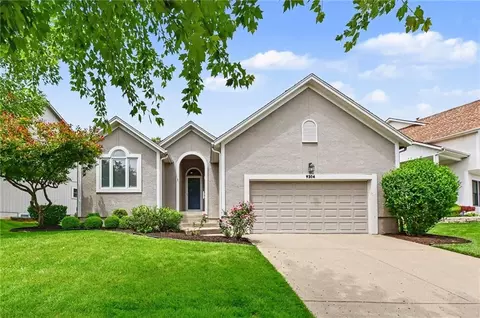 9304 W 125th St, Overland Park, KS 66213
