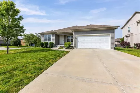 17186 S Pratt St, Gardner, KS 66030