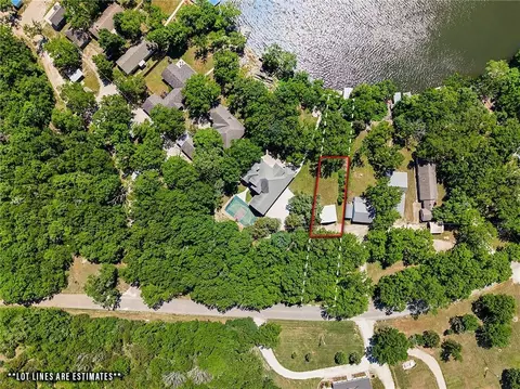 57 W Lake Rd, Farlington, KS 66734