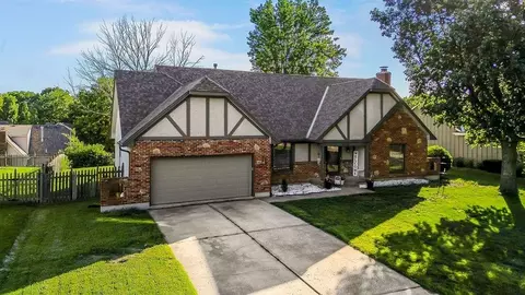 1526 NE Florence Ave, Lees Summit, MO 64086