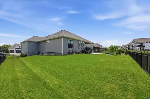 Exterior - 330 NW Ambersham Dr, Lees Summit, MO 64081 photo 9 of 10