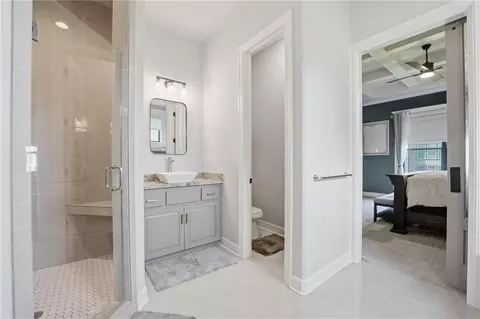 Entry Way - 330 NW Ambersham Dr, Lees Summit, MO 64081 photo 5 of 8