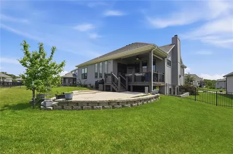 Exterior - 330 NW Ambersham Dr, Lees Summit, MO 64081 photo 5 of 10