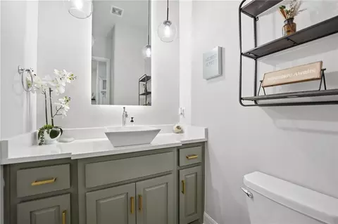 Bath - 330 NW Ambersham Dr, Lees Summit, MO 64081 photo 1 of 4