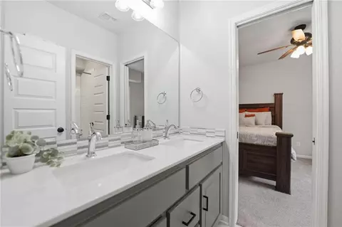 Entry Way - 330 NW Ambersham Dr, Lees Summit, MO 64081 photo 8 of 8