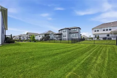 Exterior - 330 NW Ambersham Dr, Lees Summit, MO 64081 photo 8 of 10