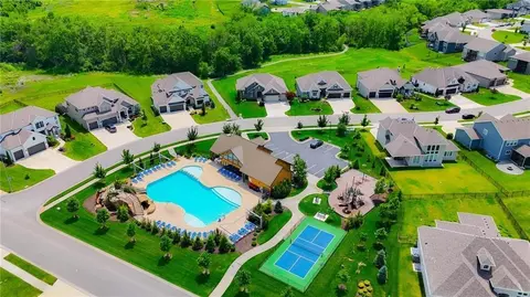 View/Area - 330 NW Ambersham Dr, Lees Summit, MO 64081 photo 1 of 2