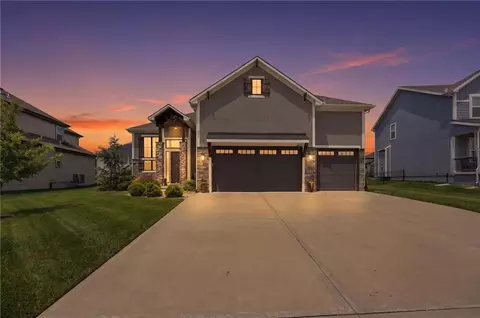 Exterior - 330 NW Ambersham Dr, Lees Summit, MO 64081 photo 10 of 10
