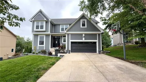 2625 SW 9th Ter, Lees Summit, MO 64081