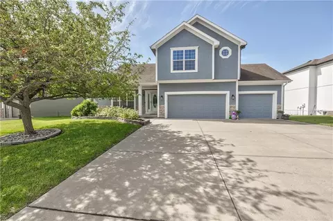 4605 NE 105th St, Kansas City, MO 64156