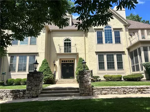 3952 Shawnee Mission Pkwy, Fairway, KS 66205