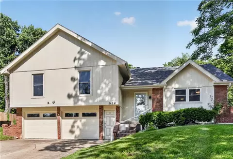 926 NE 87th Ter, Kansas City, MO 64155