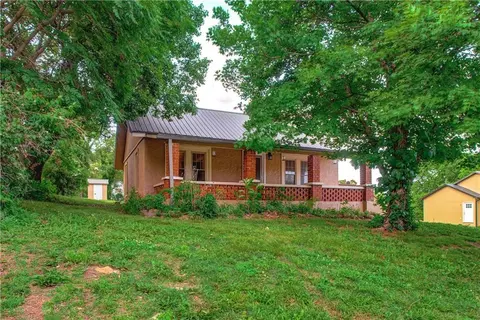 Exterior - 300 W 3rd St, Freeman, MO 64746 photo 2 of 6