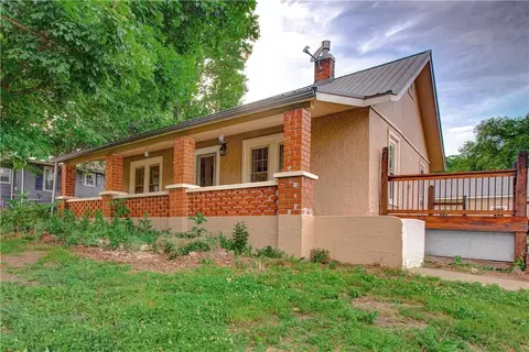 300 W 3rd St, Freeman, MO 64746