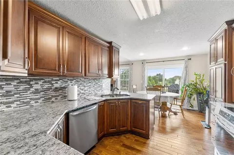 Kitchen - 205 Aquila Dr, Cameron, MO 64429 photo 2 of 4