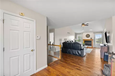 Entry Way - 205 Aquila Dr, Cameron, MO 64429 photo 2 of 3