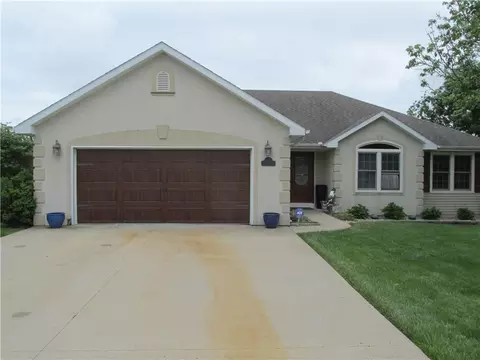 205 Aquila Dr, Cameron, MO 64429