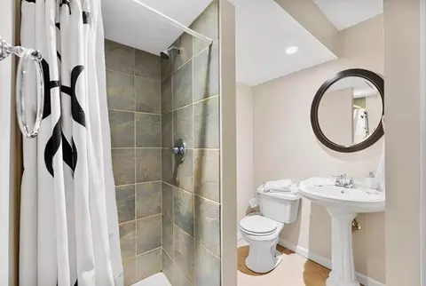 Bath - 205 Aquila Dr, Cameron, MO 64429 photo 4 of 4