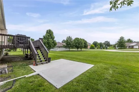 Exterior - 205 Aquila Dr, Cameron, MO 64429 photo 4 of 13