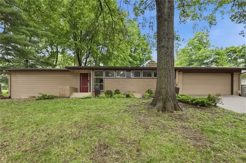 6609 Nall Dr, Mission, KS 66202