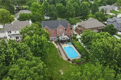 1206 SW Misty Creek St, Blue Springs, MO 64015
