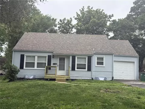 5311 W 50th Ter, Roeland Park, KS 66205