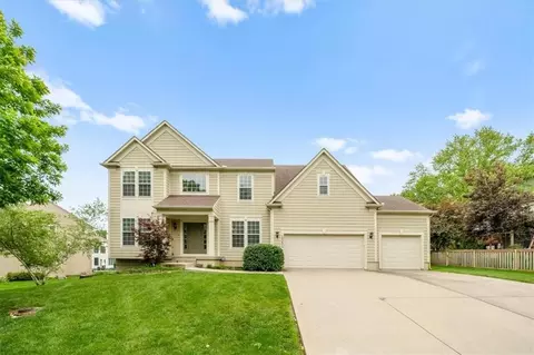 15251 W 158th Ter, Olathe, KS 66062